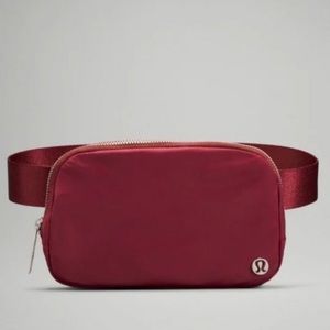 Lululemon Everywhere Belt Bag